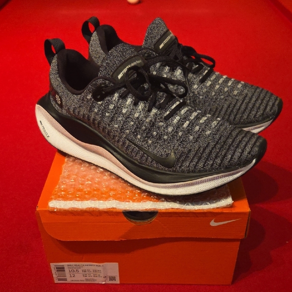 Mens Size 10.5 REACTX INFINITY RUN 4 RUNNING SHOES - Picture 1 of 8